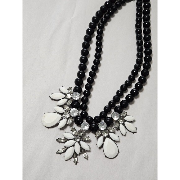 Unbranded Jewelry - White & Black Statement Necklace Faux Jewellery